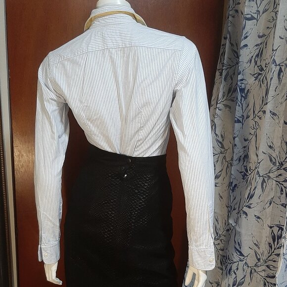 Ralph Lauren Slim Fit Cotton Button Down Blue and White Striped Size 2 - Picture 3 of 8